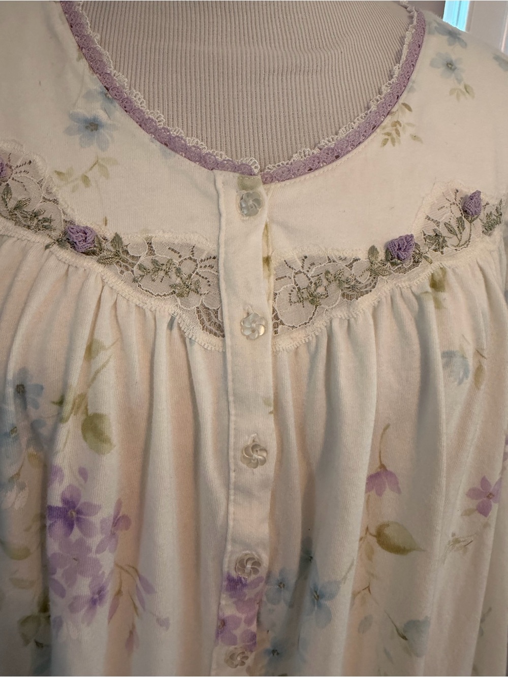 Women's vintage Cream Floral Long Nightgown with Lavender Trim - Picture 4 of 14